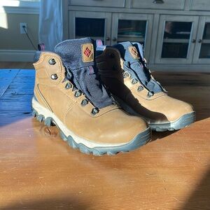 Columbia Boots (no laces)